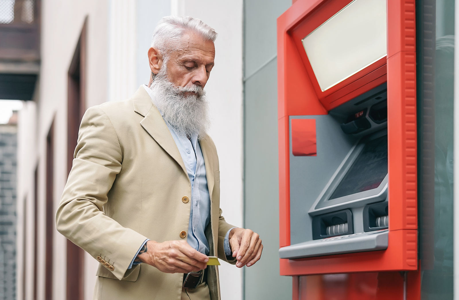 Egyre drágább a bankolás – mik a lehetőségek?